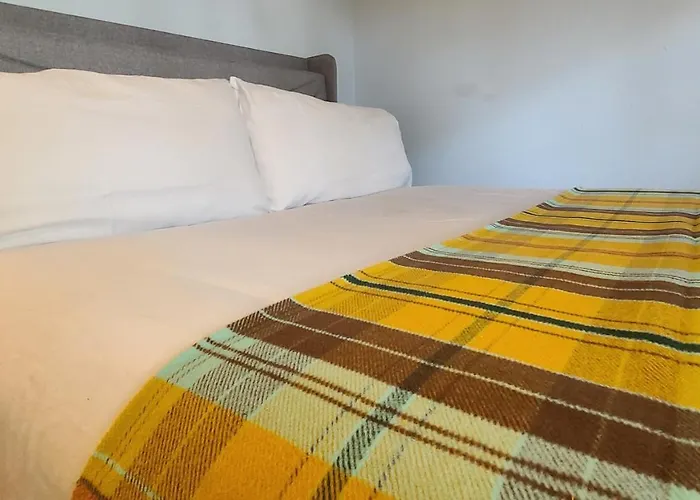 Centrally Located In Rogers And Bentonville! -Private Rooms