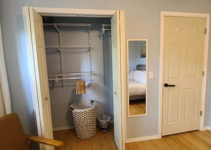 Centrally Located In Rogers And Bentonville! -Private Rooms