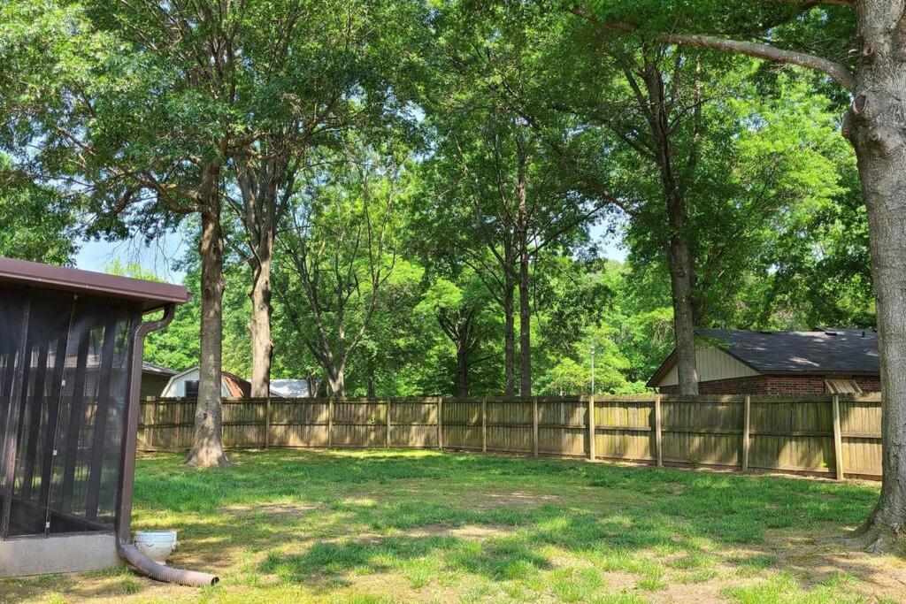 Centrally Located In And Bentonville! -private